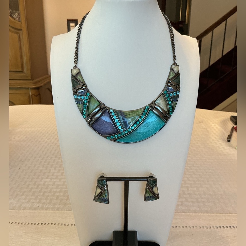 Turquoise Gun Metal Collar Necklace and Earring Set